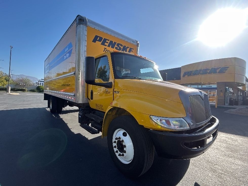 Medium Duty Box Truck-Light and Medium Duty Trucks-International-2022-MV607-Torrance-CA-226,588\n\t\tmiles-$ 39,750 - Image 1