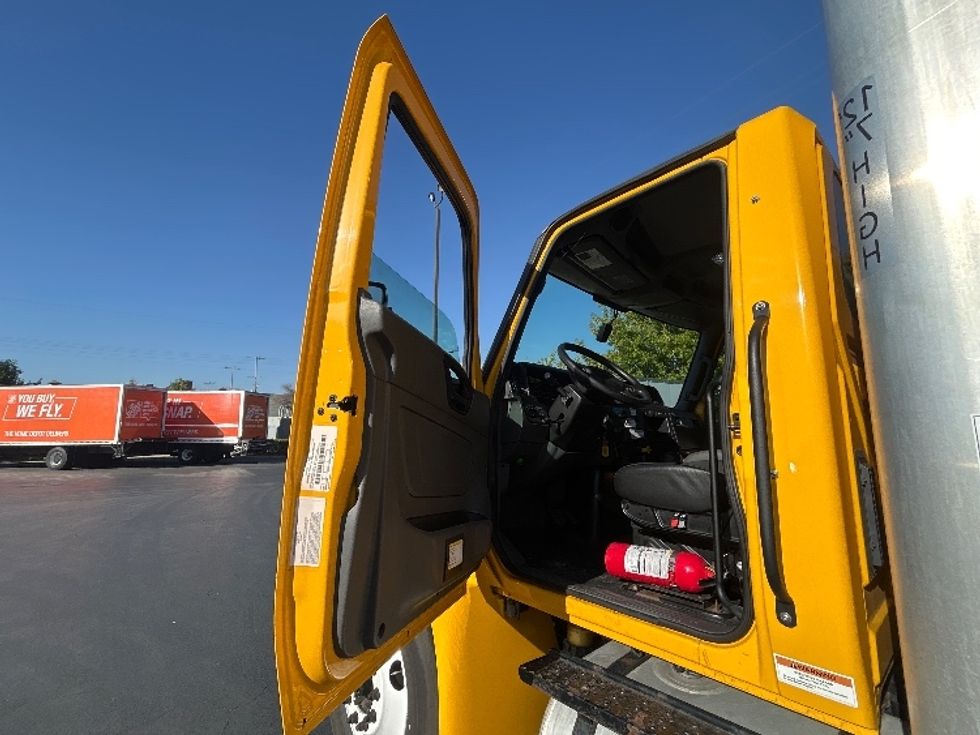 Medium Duty Box Truck-Light and Medium Duty Trucks-International-2022-MV607-Torrance-CA-226,588\n\t\tmiles-$ 39,750 - Image 16