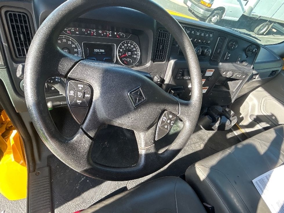Medium Duty Box Truck-Light and Medium Duty Trucks-International-2022-MV607-Torrance-CA-226,588\n\t\tmiles-$ 39,750 - Image 17