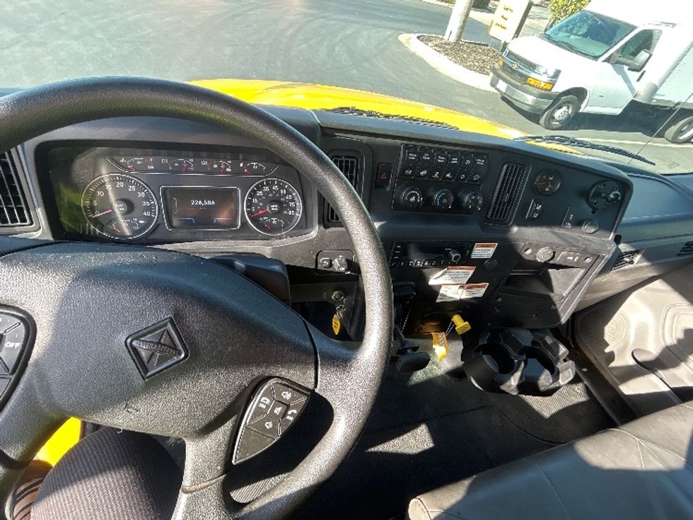 Medium Duty Box Truck-Light and Medium Duty Trucks-International-2022-MV607-Torrance-CA-226,588\n\t\tmiles-$ 39,750 - Image 18