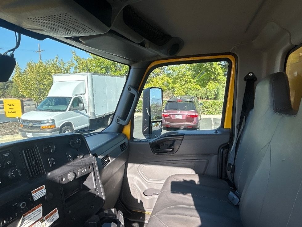 Medium Duty Box Truck-Light and Medium Duty Trucks-International-2022-MV607-Torrance-CA-226,588\n\t\tmiles-$ 39,750 - Image 19