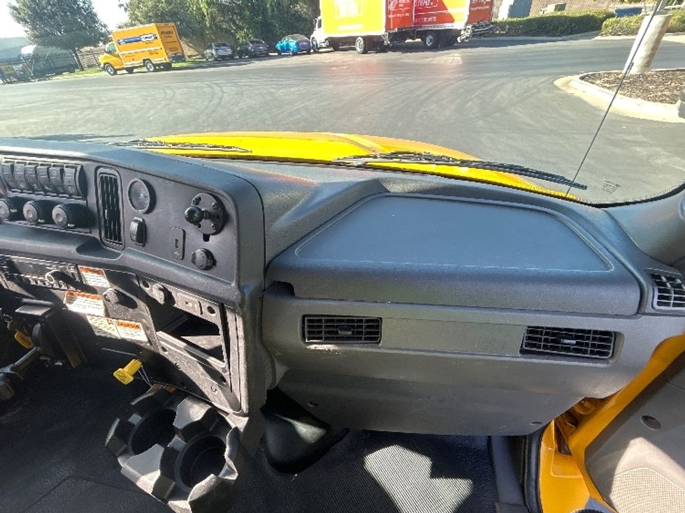 Medium Duty Box Truck-Light and Medium Duty Trucks-International-2022-MV607-Torrance-CA-226,588\n\t\tmiles-$ 39,750 - Image 21