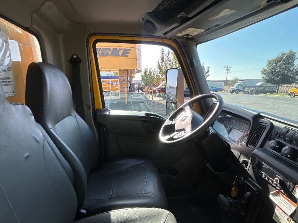 Medium Duty Box Truck-Light and Medium Duty Trucks-International-2022-MV607-Torrance-CA-226,588\n\t\tmiles-$ 39,750 - Image 22