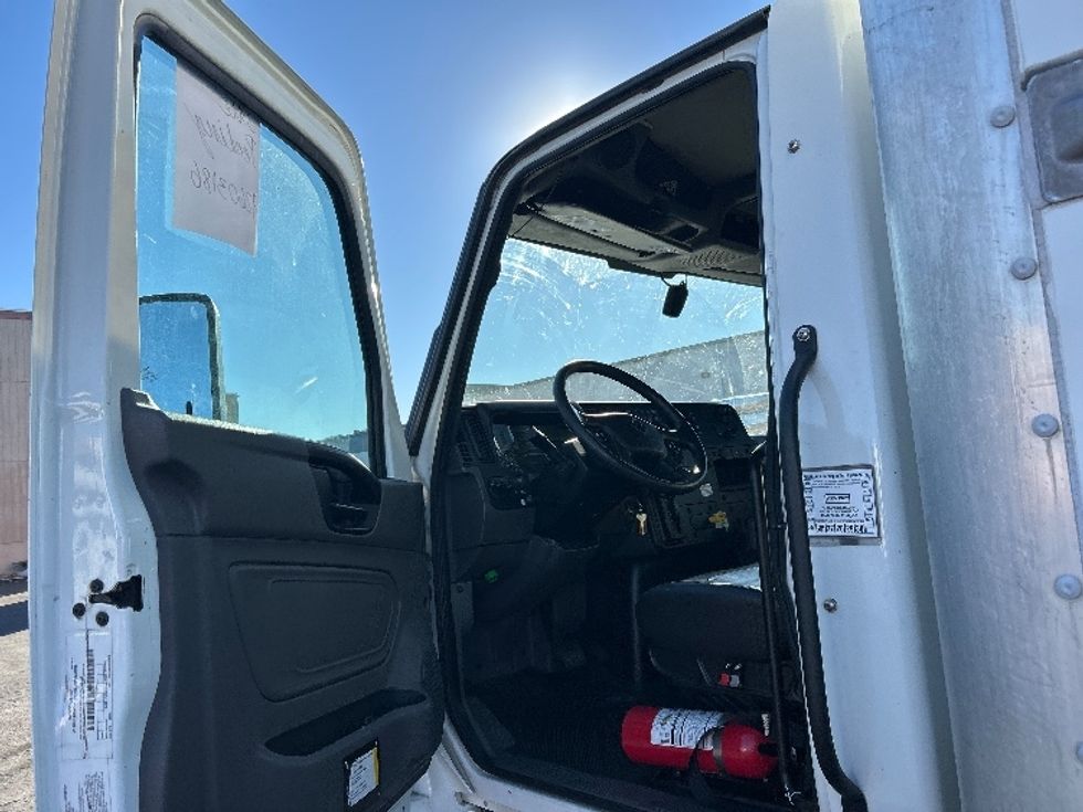 Medium Duty Box Truck-Light and Medium Duty Trucks-International-2022-MV607-Torrance-CA-230,340\n\t\tmiles-$ 44,750 - Image 15