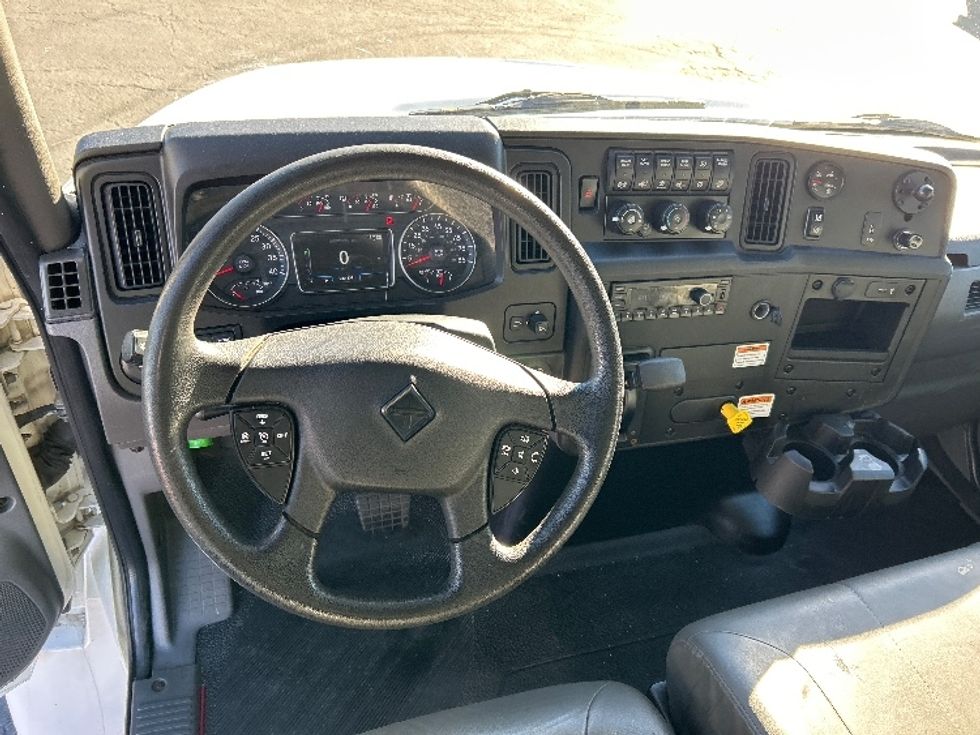 Medium Duty Box Truck-Light and Medium Duty Trucks-International-2022-MV607-Torrance-CA-230,340\n\t\tmiles-$ 44,750 - Image 17