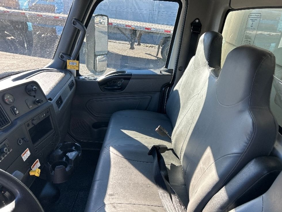 Medium Duty Box Truck-Light and Medium Duty Trucks-International-2022-MV607-Torrance-CA-230,340\n\t\tmiles-$ 44,750 - Image 18