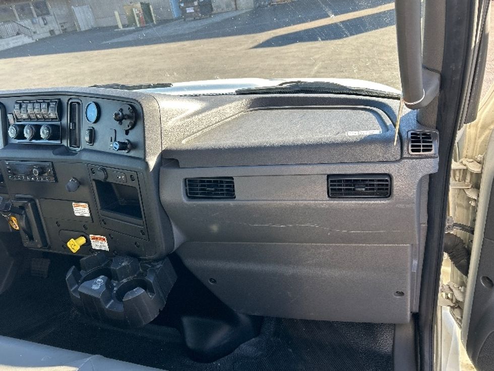 Medium Duty Box Truck-Light and Medium Duty Trucks-International-2022-MV607-Torrance-CA-230,340\n\t\tmiles-$ 44,750 - Image 20