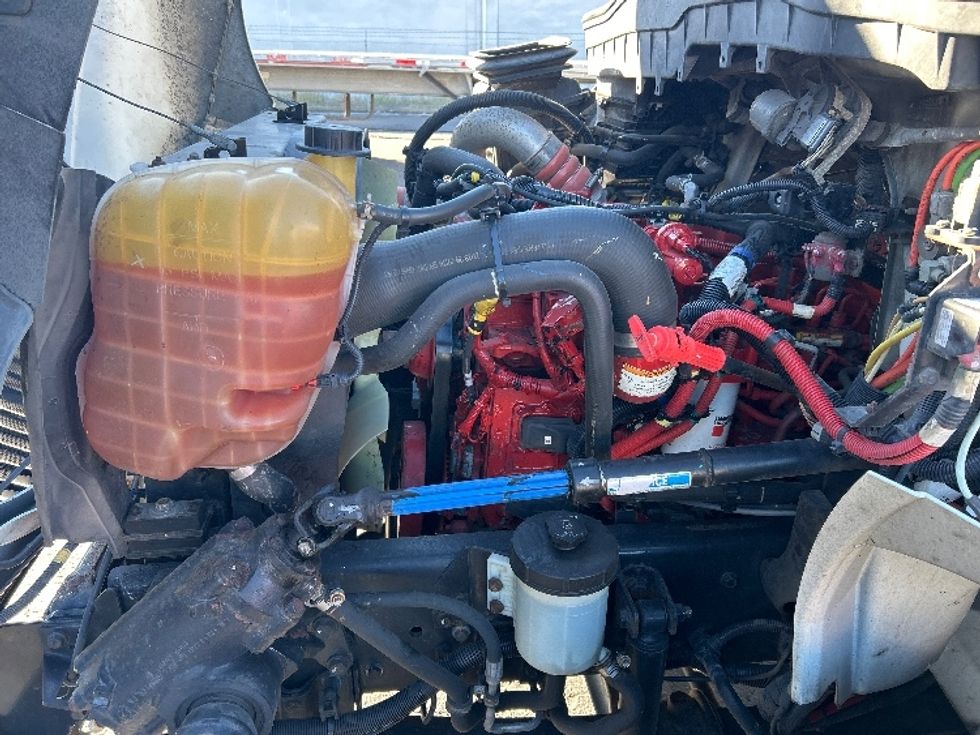 Medium Duty Box Truck-Light and Medium Duty Trucks-International-2022-MV607-Torrance-CA-230,340\n\t\tmiles-$ 44,750 - Image 23