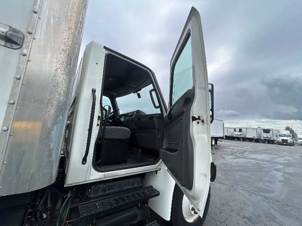 Medium Duty Box Truck-Light and Medium Duty Trucks-International-2022-MV607-Torrance-CA-234,600\n\t\tmiles-$ 44,000 - Image 15