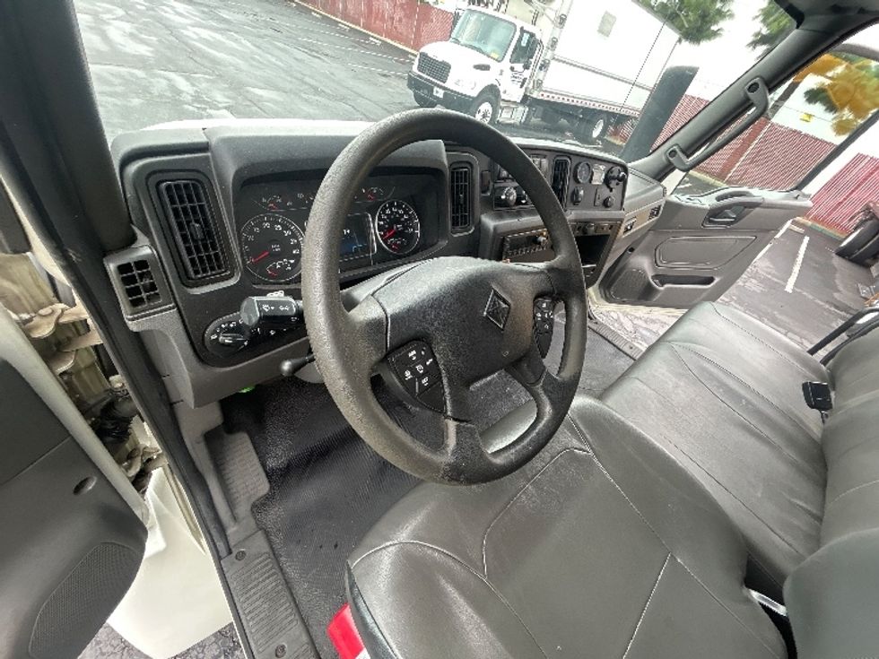 Medium Duty Box Truck-Light and Medium Duty Trucks-International-2022-MV607-Torrance-CA-234,600\n\t\tmiles-$ 44,000 - Image 16