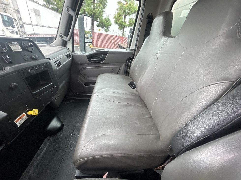 Medium Duty Box Truck-Light and Medium Duty Trucks-International-2022-MV607-Torrance-CA-234,600\n\t\tmiles-$ 44,000 - Image 18