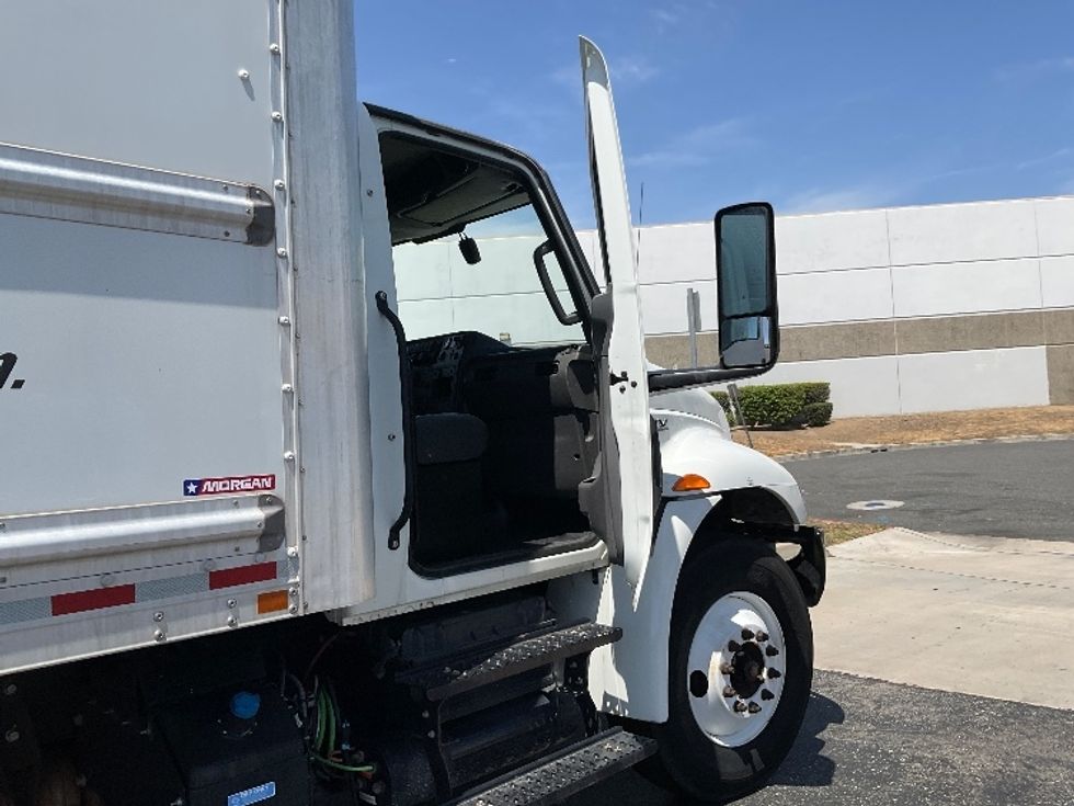 Medium Duty Box Truck-Light and Medium Duty Trucks-International-2022-MV607-Torrance-CA-257,681\n\t\tmiles-$ 40,000 - Image 20