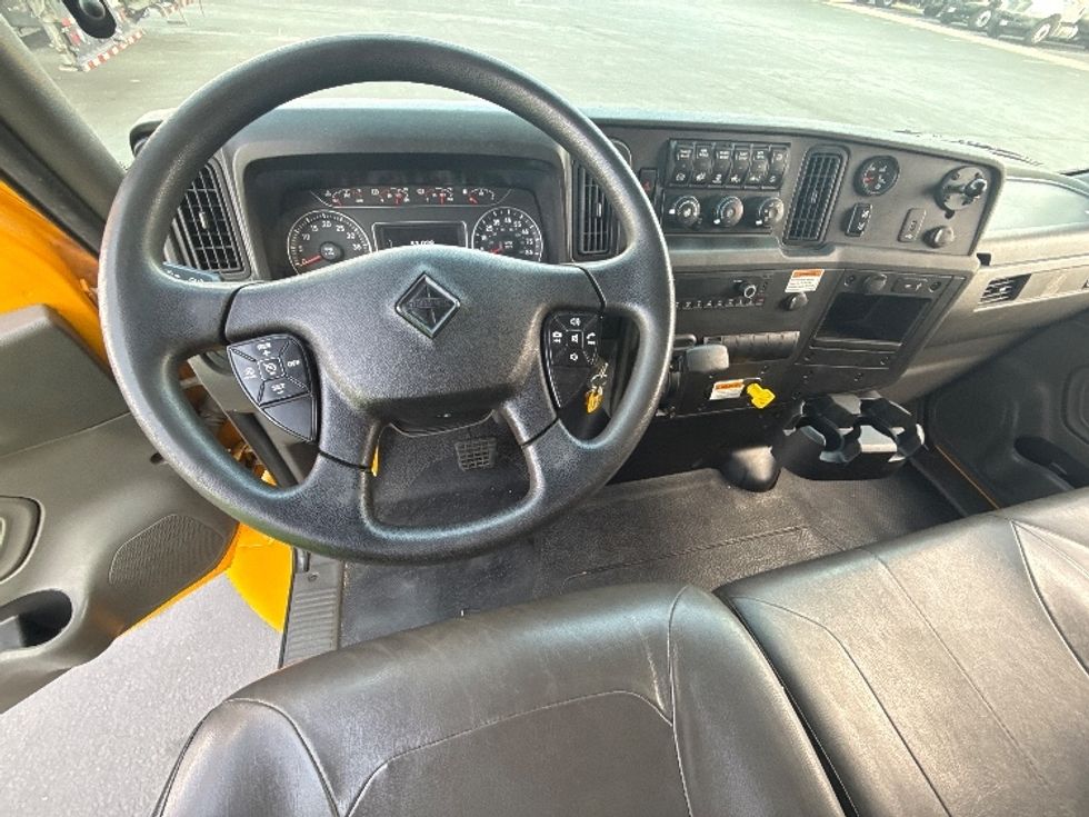 Medium Duty Box Truck-Light and Medium Duty Trucks-International-2022-MV607-Torrance-CA-261,398\n\t\tmiles-$ 45,250 - Image 18
