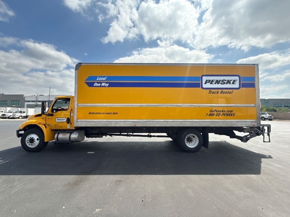 Medium Duty Box Truck-Light and Medium Duty Trucks-International-2022-MV607-Torrance-CA-261,398\n\t\tmiles-$ 45,250 - Image 4