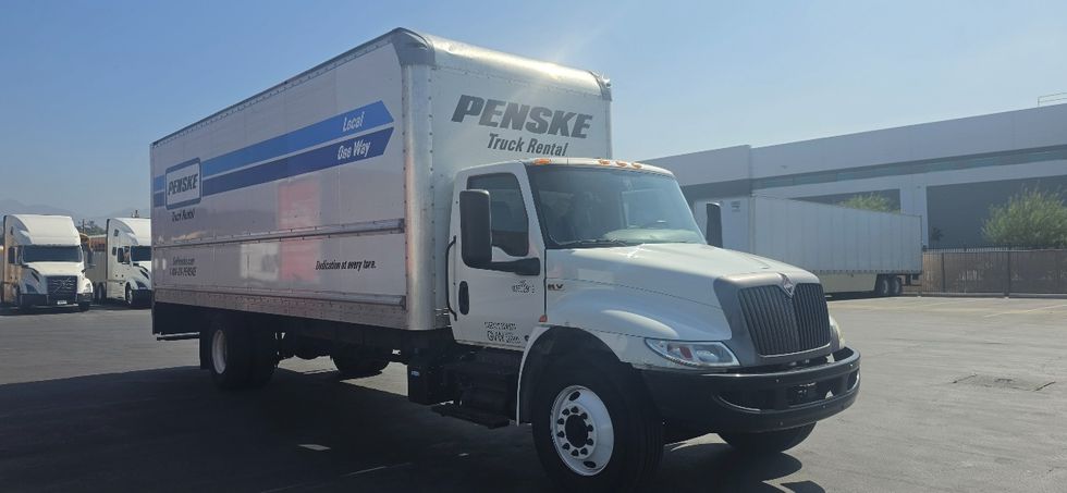 Medium Duty Box Truck-Light and Medium Duty Trucks-International-2022-MV607-Torrance-CA-267,400\n\t\tmiles-$ 38,250 - Image 1