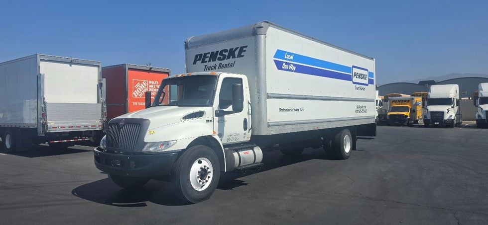 Medium Duty Box Truck-Light and Medium Duty Trucks-International-2022-MV607-Torrance-CA-267,400\n\t\tmiles-$ 38,250 - Image 3