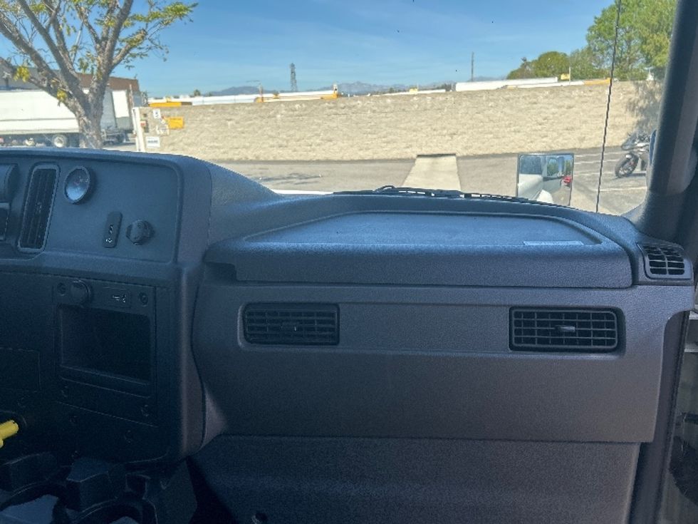 Medium Duty Box Truck-Light and Medium Duty Trucks-International-2022-MV607-Torrance-CA-77,813\n\t\tmiles-$ 72,500 - Image 20