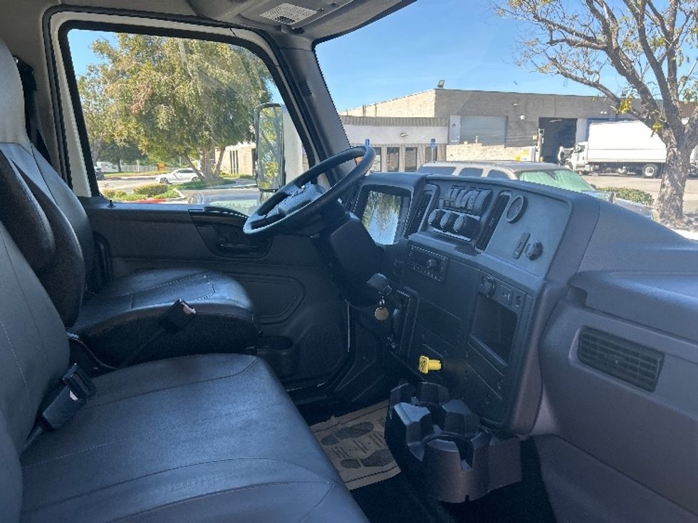 Medium Duty Box Truck-Light and Medium Duty Trucks-International-2022-MV607-Torrance-CA-77,813\n\t\tmiles-$ 72,500 - Image 21