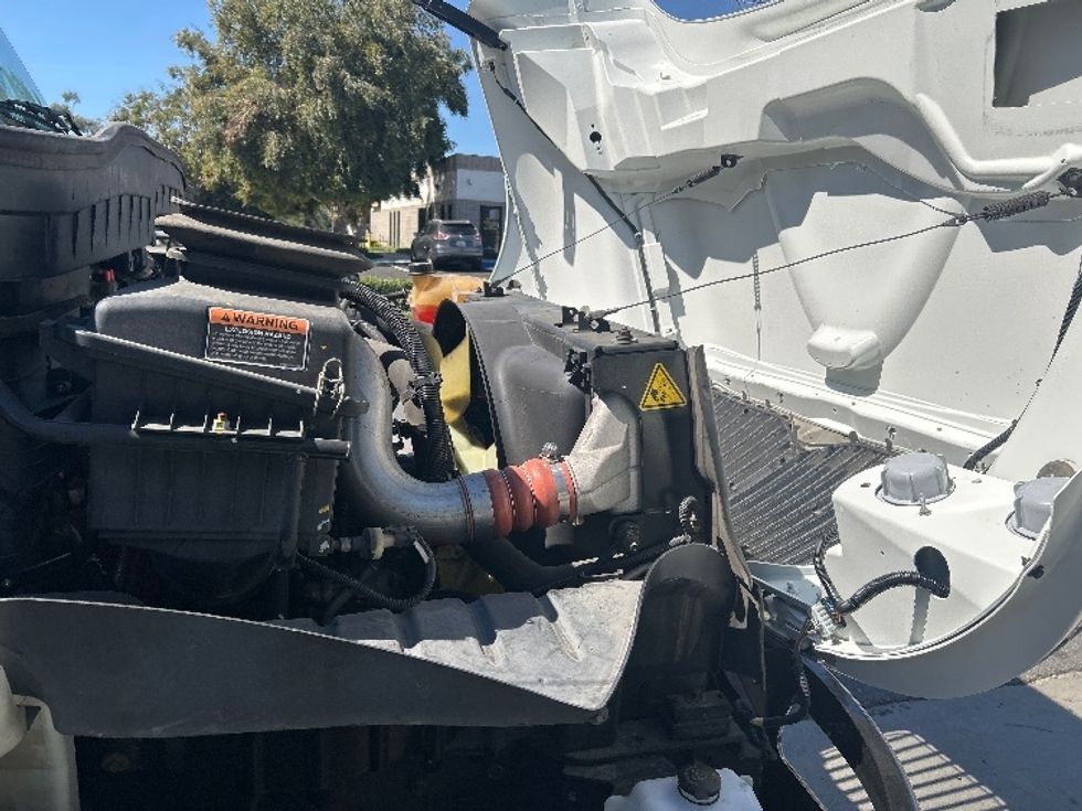 Medium Duty Box Truck-Light and Medium Duty Trucks-International-2022-MV607-Torrance-CA-77,813\n\t\tmiles-$ 72,500 - Image 22