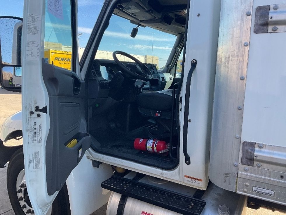 Medium Duty Box Truck-Light and Medium Duty Trucks-International-2022-MV607-Tulsa-OK-206,230\n\t\tmiles-$ 52,750 - Image 16