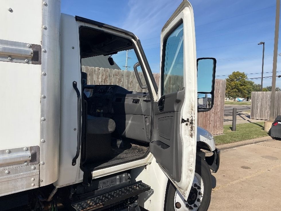 Medium Duty Box Truck-Light and Medium Duty Trucks-International-2022-MV607-Tulsa-OK-206,230\n\t\tmiles-$ 52,750 - Image 20