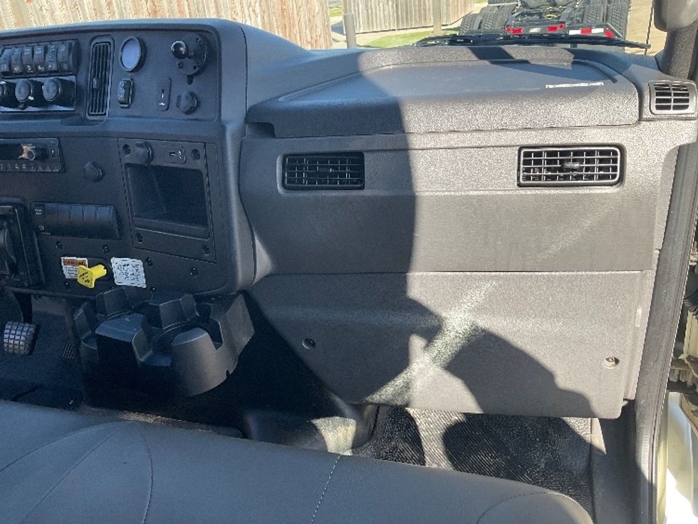 Medium Duty Box Truck-Light and Medium Duty Trucks-International-2022-MV607-Tulsa-OK-206,230\n\t\tmiles-$ 52,750 - Image 21