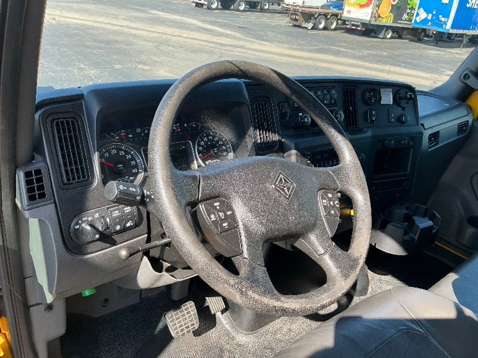 Medium Duty Box Truck-Light and Medium Duty Trucks-International-2022-MV607-Tulsa-OK-235,416\n\t\tmiles-$ 46,250 - Image 17