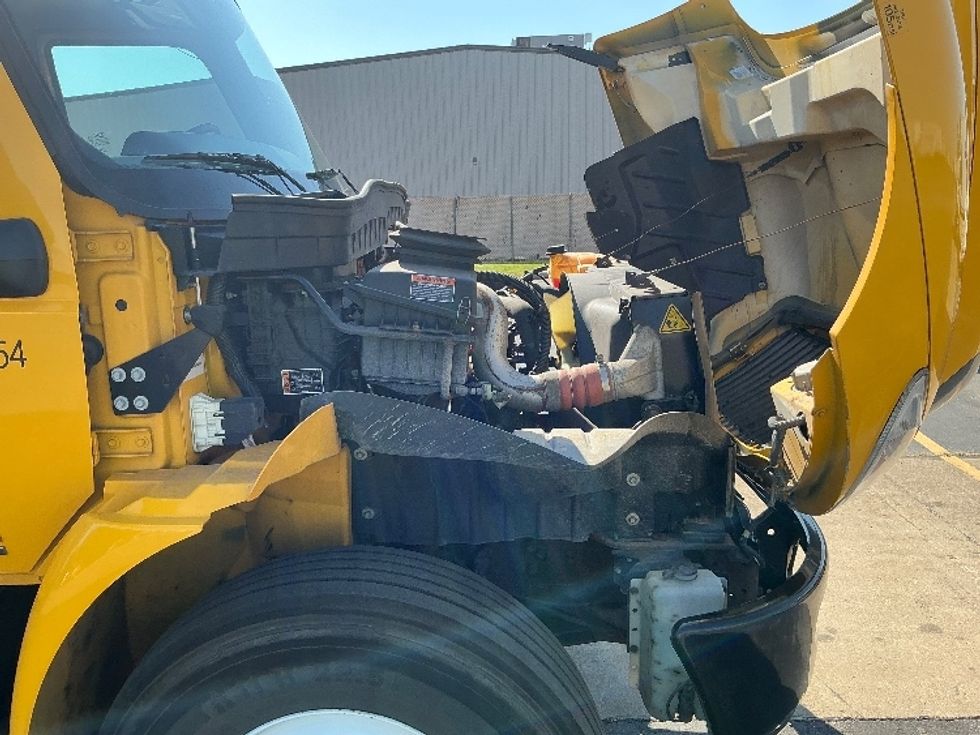 Medium Duty Box Truck-Light and Medium Duty Trucks-International-2022-MV607-Tulsa-OK-235,416\n\t\tmiles-$ 46,250 - Image 23