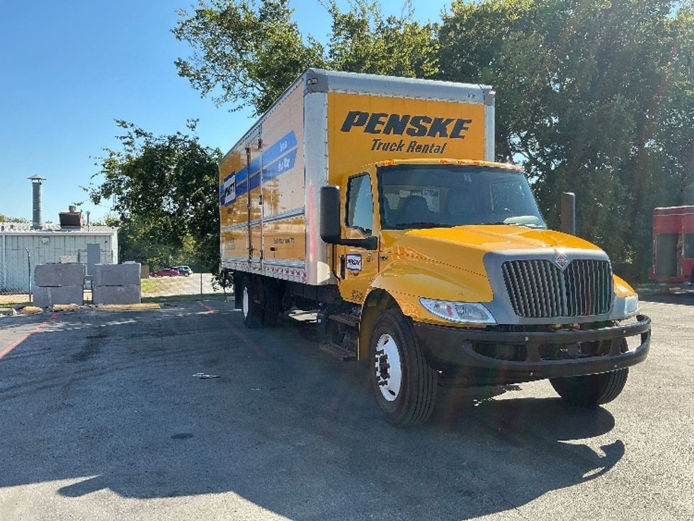 Medium Duty Box Truck-Light and Medium Duty Trucks-International-2022-MV607-Tulsa-OK-242,187\n\t\tmiles-$ 42,000 - Image 1