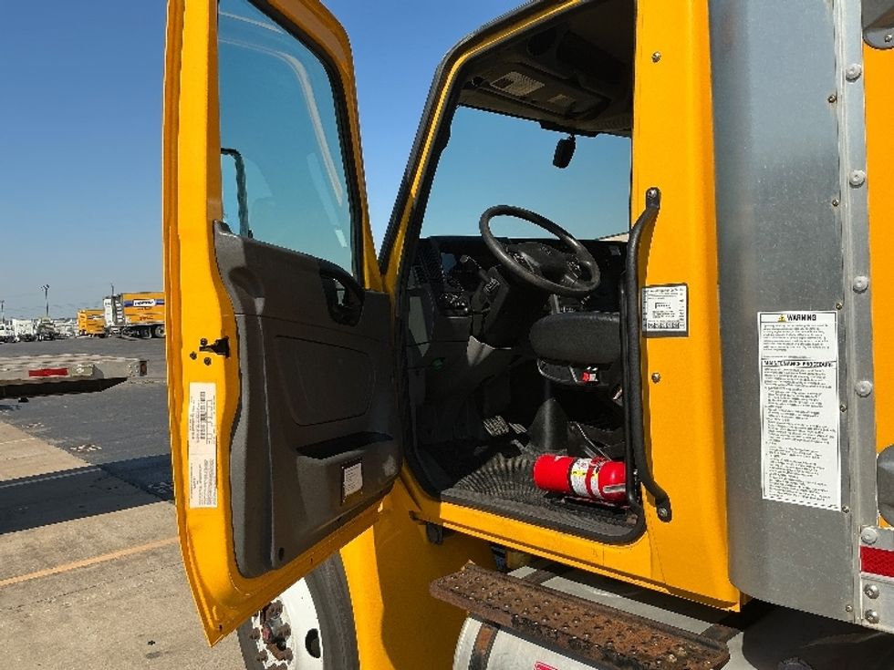 Medium Duty Box Truck-Light and Medium Duty Trucks-International-2022-MV607-Tulsa-OK-242,187\n\t\tmiles-$ 42,000 - Image 16