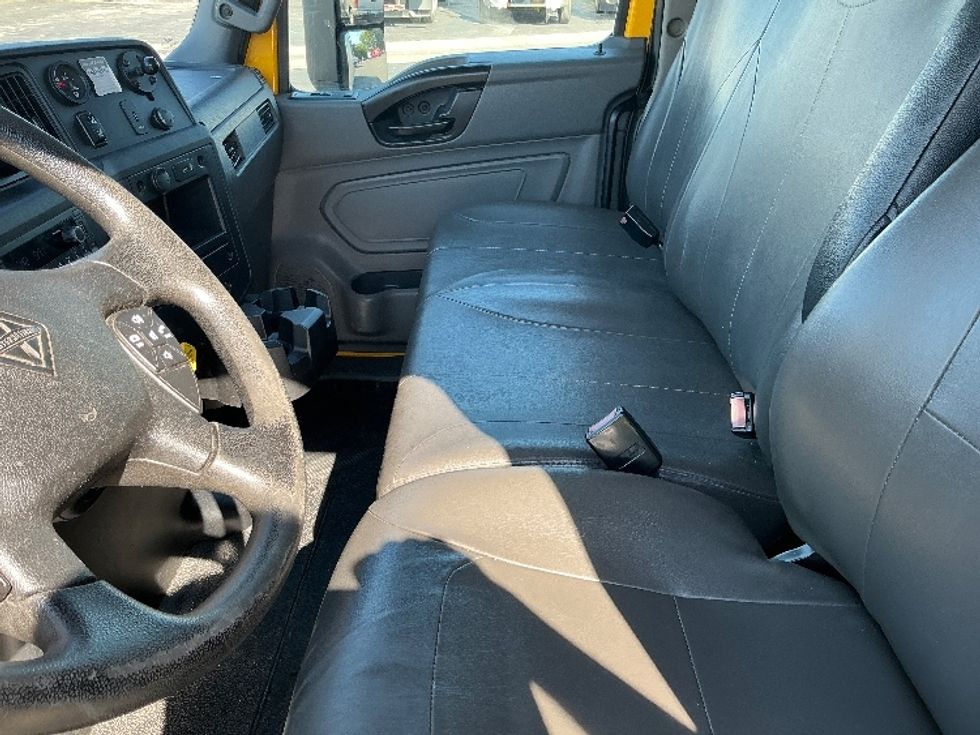 Medium Duty Box Truck-Light and Medium Duty Trucks-International-2022-MV607-Tulsa-OK-242,187\n\t\tmiles-$ 42,000 - Image 19