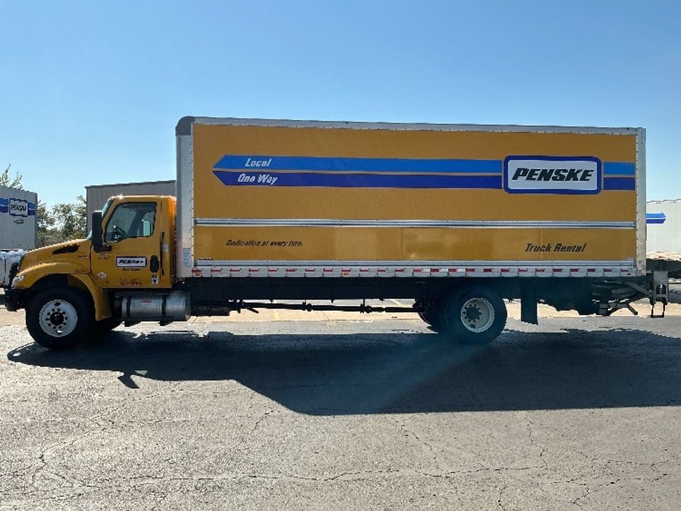 Medium Duty Box Truck-Light and Medium Duty Trucks-International-2022-MV607-Tulsa-OK-242,187\n\t\tmiles-$ 42,000 - Image 4