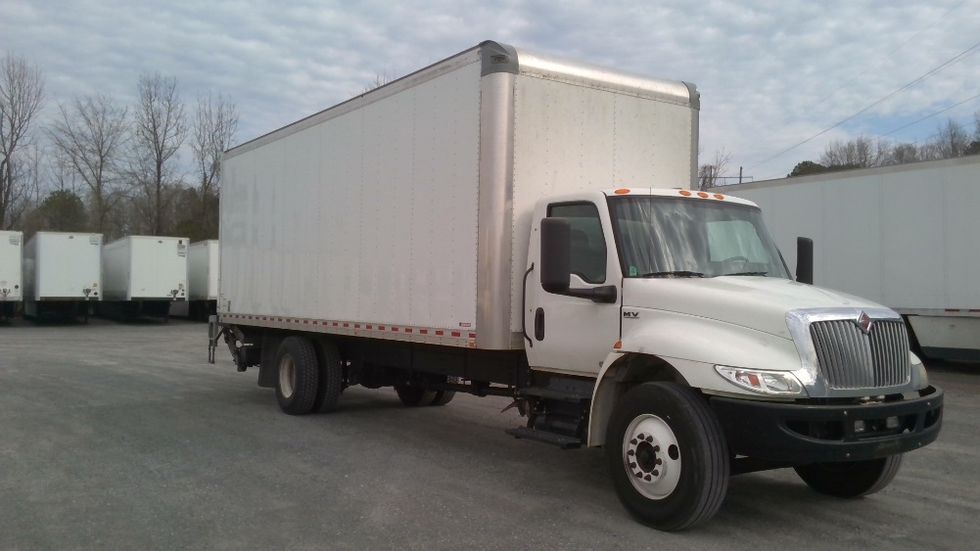 Medium Duty Box Truck-Light and Medium Duty Trucks-International-2022-MV607-Tuscaloosa-AL-107,165\n\t\tmiles-$ 74,250 - Image 1