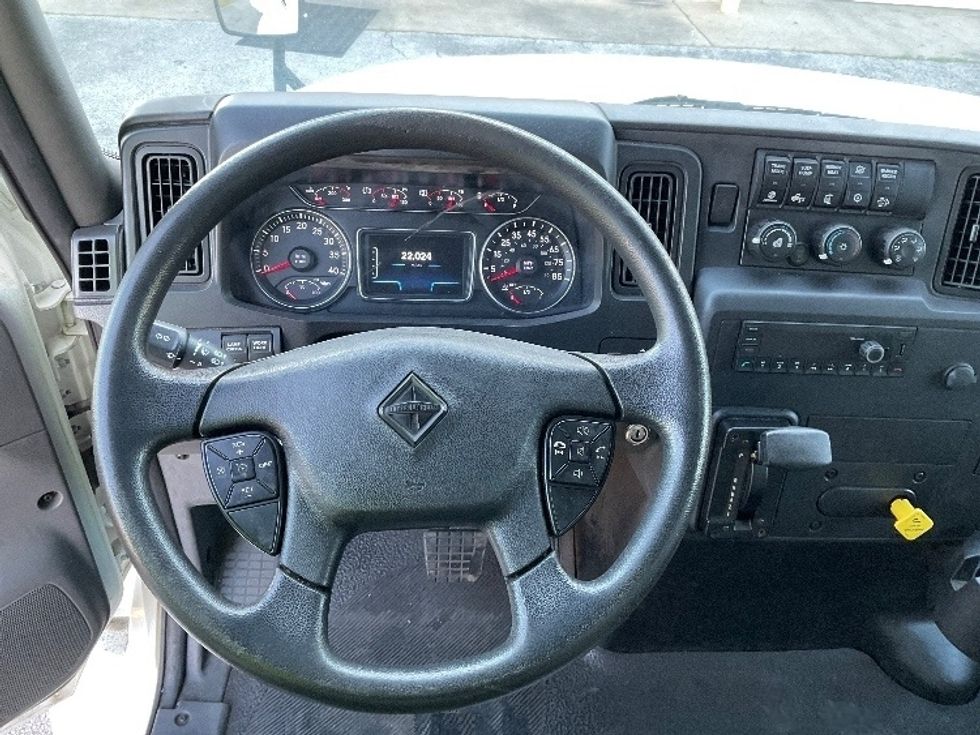 Medium Duty Box Truck-Light and Medium Duty Trucks-International-2022-MV607-Tuscaloosa-AL-22,024\n\t\tmiles-$ 78,250 - Image 18