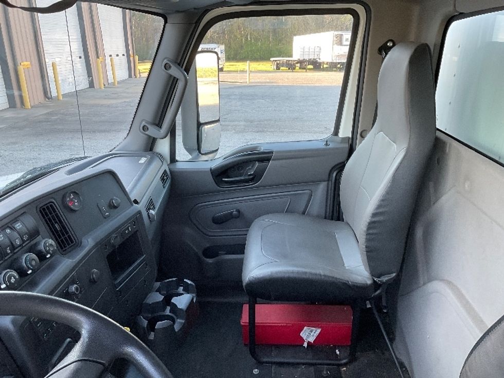 Medium Duty Box Truck-Light and Medium Duty Trucks-International-2022-MV607-Tuscaloosa-AL-22,024\n\t\tmiles-$ 78,250 - Image 19