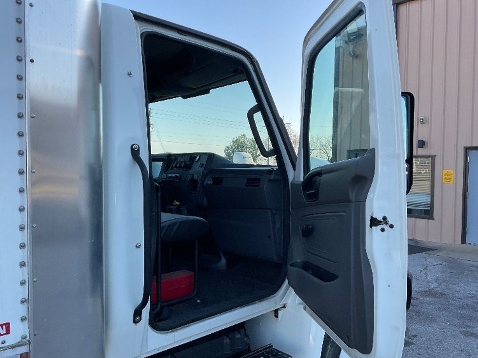 Medium Duty Box Truck-Light and Medium Duty Trucks-International-2022-MV607-Tuscaloosa-AL-22,024\n\t\tmiles-$ 78,250 - Image 20