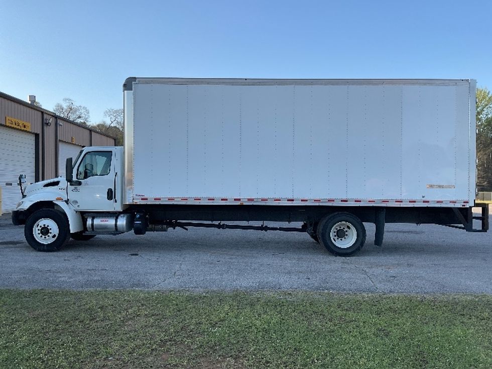 Medium Duty Box Truck-Light and Medium Duty Trucks-International-2022-MV607-Tuscaloosa-AL-22,024\n\t\tmiles-$ 78,250 - Image 4