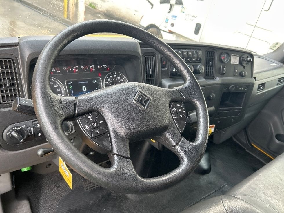 Medium Duty Box Truck-Light and Medium Duty Trucks-International-2022-MV607-Vernon-CA-79,019\n\t\tmiles-$ 76,500 - Image 13