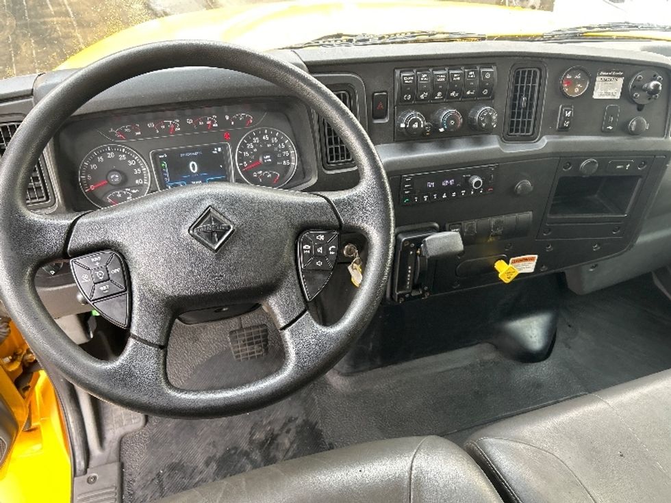 Medium Duty Box Truck-Light and Medium Duty Trucks-International-2022-MV607-Vernon-CA-79,019\n\t\tmiles-$ 76,500 - Image 14