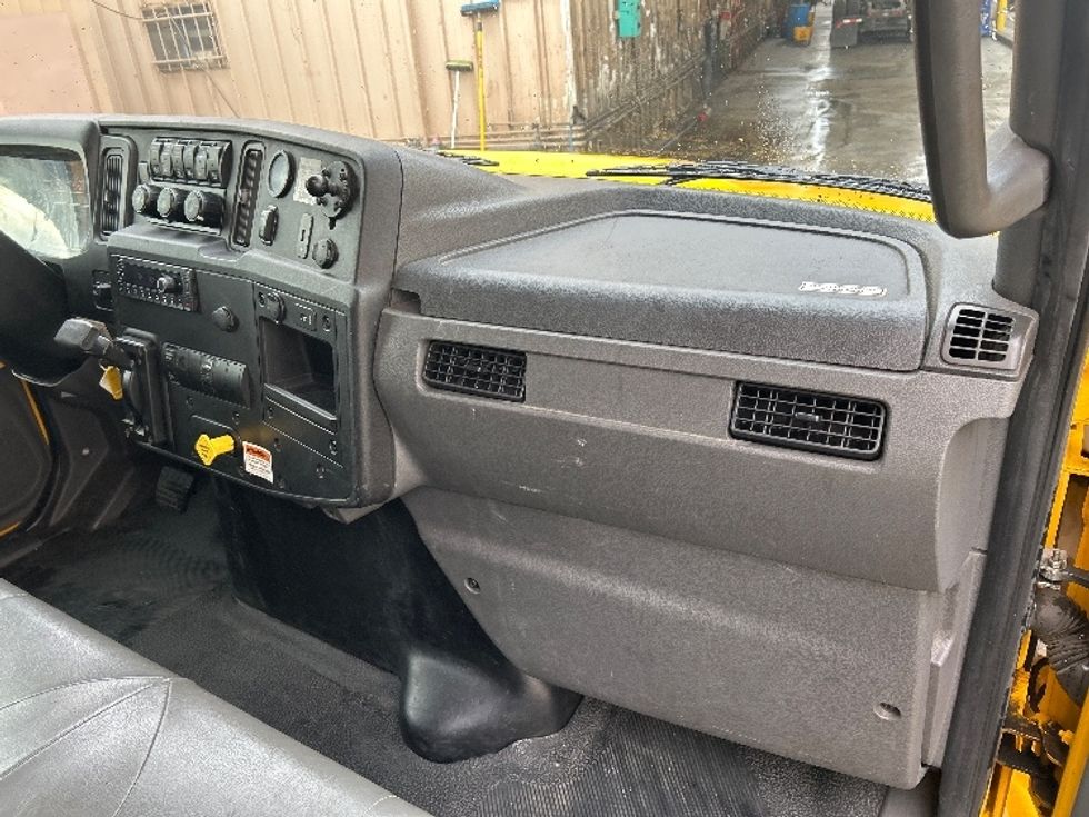 Medium Duty Box Truck-Light and Medium Duty Trucks-International-2022-MV607-Vernon-CA-79,019\n\t\tmiles-$ 76,500 - Image 16