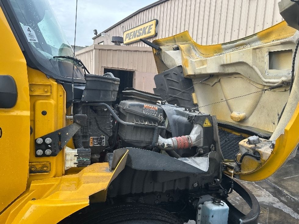 Medium Duty Box Truck-Light and Medium Duty Trucks-International-2022-MV607-Vernon-CA-79,019\n\t\tmiles-$ 76,500 - Image 18