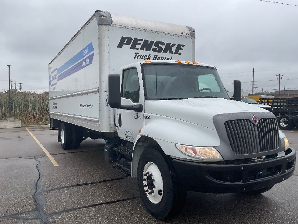 Medium Duty Box Truck-Light and Medium Duty Trucks-International-2022-MV607-Warren-MI-233,304\n\t\tmiles-$ 42,250 - Image 1