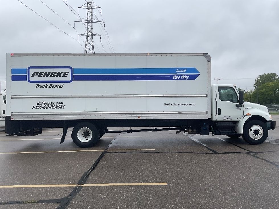 Medium Duty Box Truck-Light and Medium Duty Trucks-International-2022-MV607-Warren-MI-233,304\n\t\tmiles-$ 42,250 - Image 15