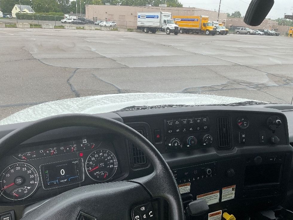 Medium Duty Box Truck-Light and Medium Duty Trucks-International-2022-MV607-Warren-MI-233,304\n\t\tmiles-$ 42,250 - Image 18