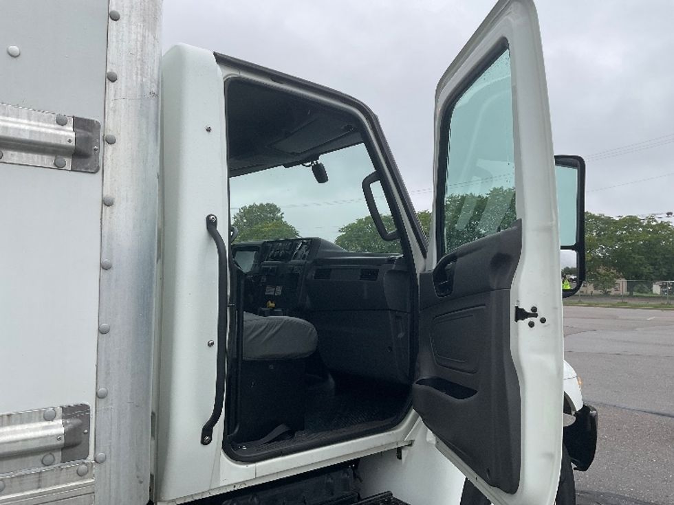 Medium Duty Box Truck-Light and Medium Duty Trucks-International-2022-MV607-Warren-MI-233,304\n\t\tmiles-$ 42,250 - Image 20