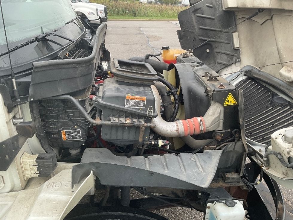 Medium Duty Box Truck-Light and Medium Duty Trucks-International-2022-MV607-Warren-MI-233,304\n\t\tmiles-$ 42,250 - Image 23