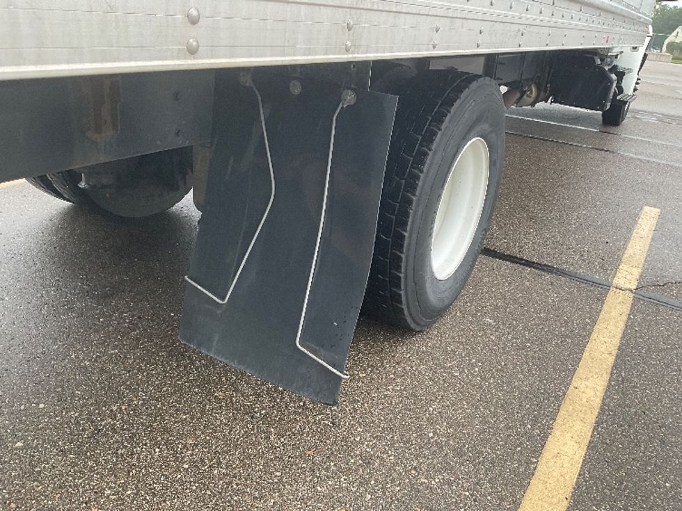 Medium Duty Box Truck-Light and Medium Duty Trucks-International-2022-MV607-Warren-MI-233,304\n\t\tmiles-$ 42,250 - Image 28