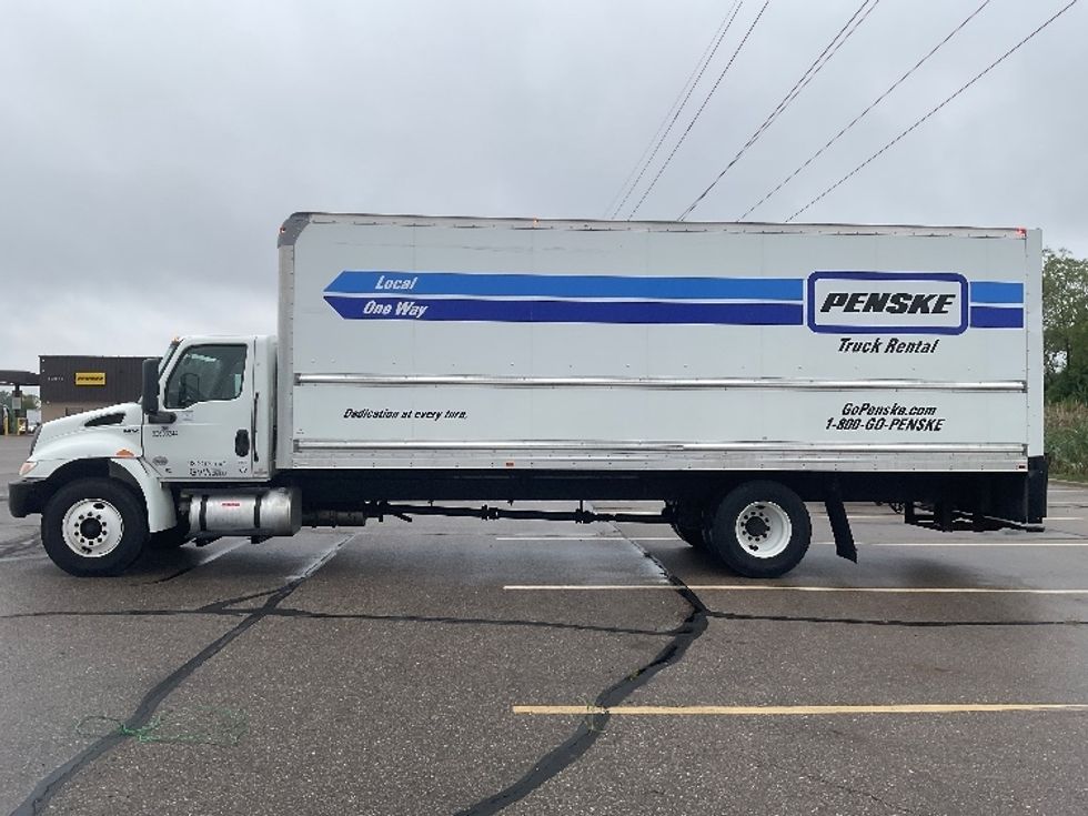Medium Duty Box Truck-Light and Medium Duty Trucks-International-2022-MV607-Warren-MI-233,304\n\t\tmiles-$ 42,250 - Image 4