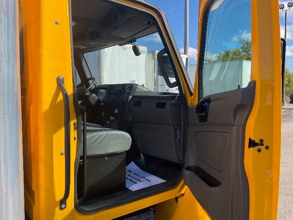 Medium Duty Box Truck-Light and Medium Duty Trucks-International-2022-MV607-Warren-MI-302,710\n\t\tmiles-$ 27,500 - Image 20