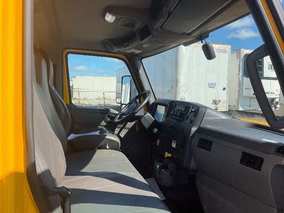 Medium Duty Box Truck-Light and Medium Duty Trucks-International-2022-MV607-Warren-MI-302,710\n\t\tmiles-$ 27,500 - Image 22